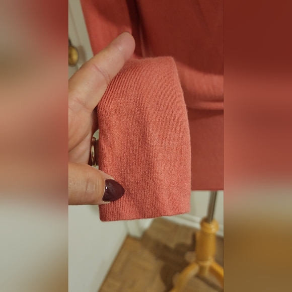 Part Two beautiful sweater - Picture 4 of 5